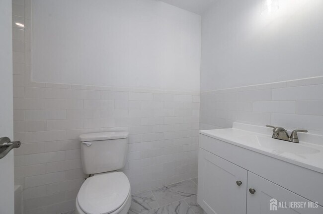 Building Photo - 805 Darlington Dr