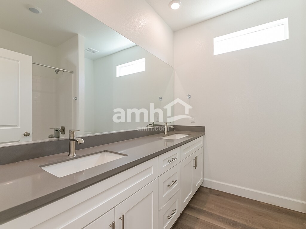 Building Photo - 20177 W Thomas Rd