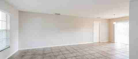 Building Photo - 634 Hemlock Ln