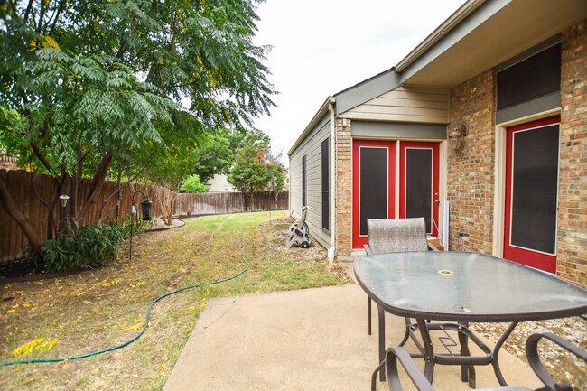 Building Photo - 4056 La Costa Ct