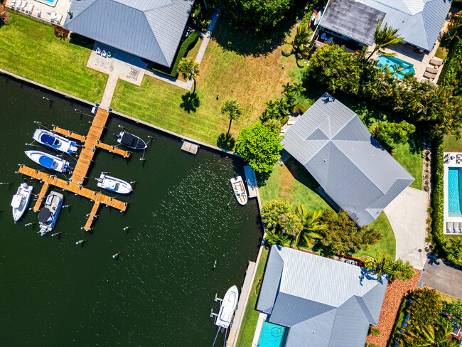 Primary Photo - 10762 SE Burgee Ct