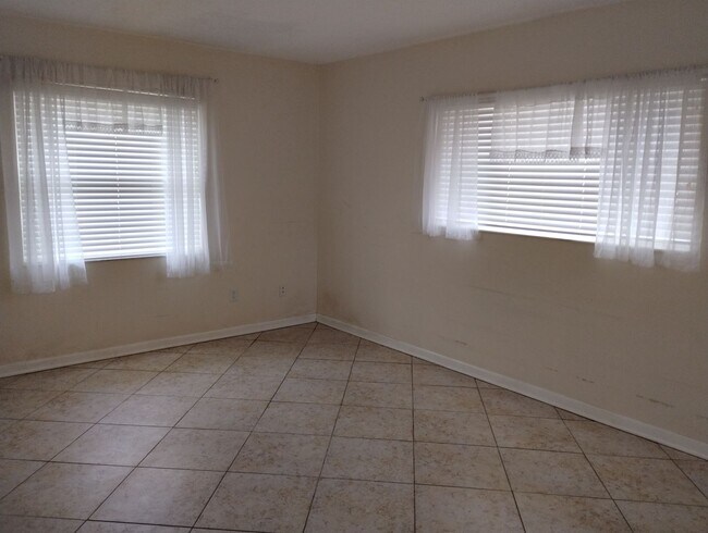 Building Photo - Beautiful 2 Bedroom, 2 Bathroom Home for Rent in Spring Hill, FL!