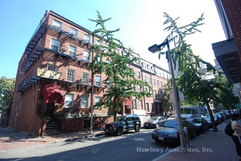 Building Photo - 98 Tyler St