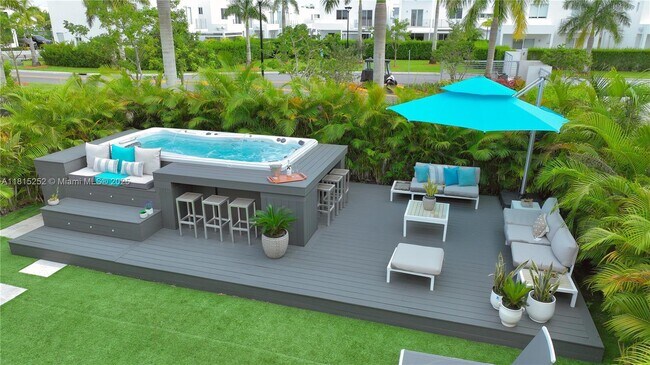 Building Photo - 10360 NW 68th Terrace