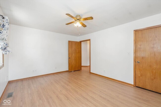 Building Photo - 900 Yandes St