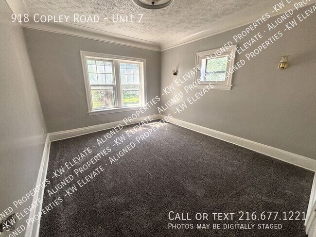 Building Photo - 918 Copley Rd