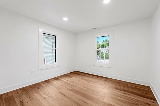 Building Photo - 28 Douglas Dr