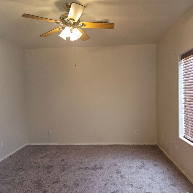 Building Photo - Updated 3 bedroom rental