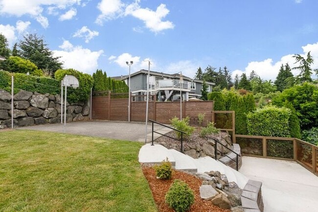 Building Photo - Gorgeous West Seattle Mid-Century Modern w...