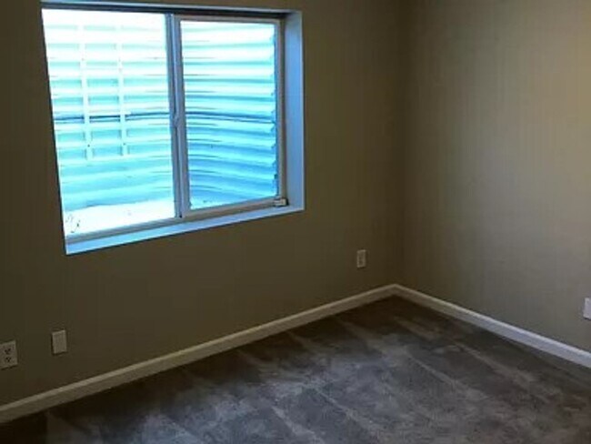 Building Photo - Amazing Home in Desirable District 20 – No...