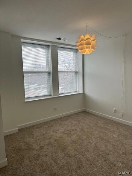Building Photo - 5330 Pershing Ave