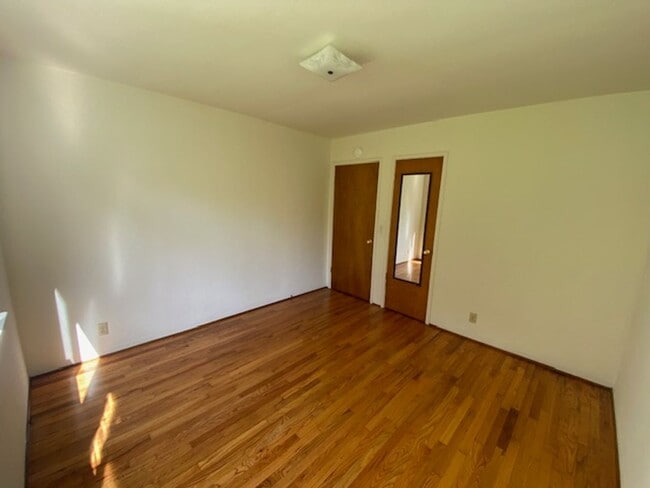 Building Photo - 1051 Shell Ave