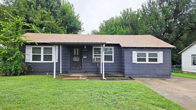 Primary Photo - Charming 3/1 in Midwest City-Remodeled