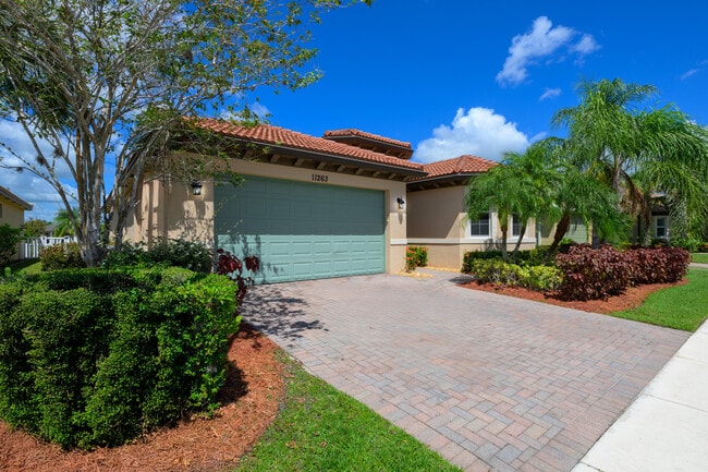 Building Photo - 11263 SW Barton Way