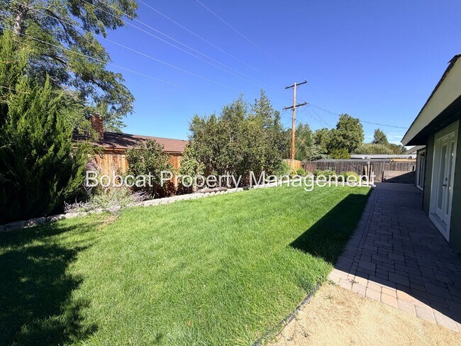 Building Photo - 700 Adaline St
