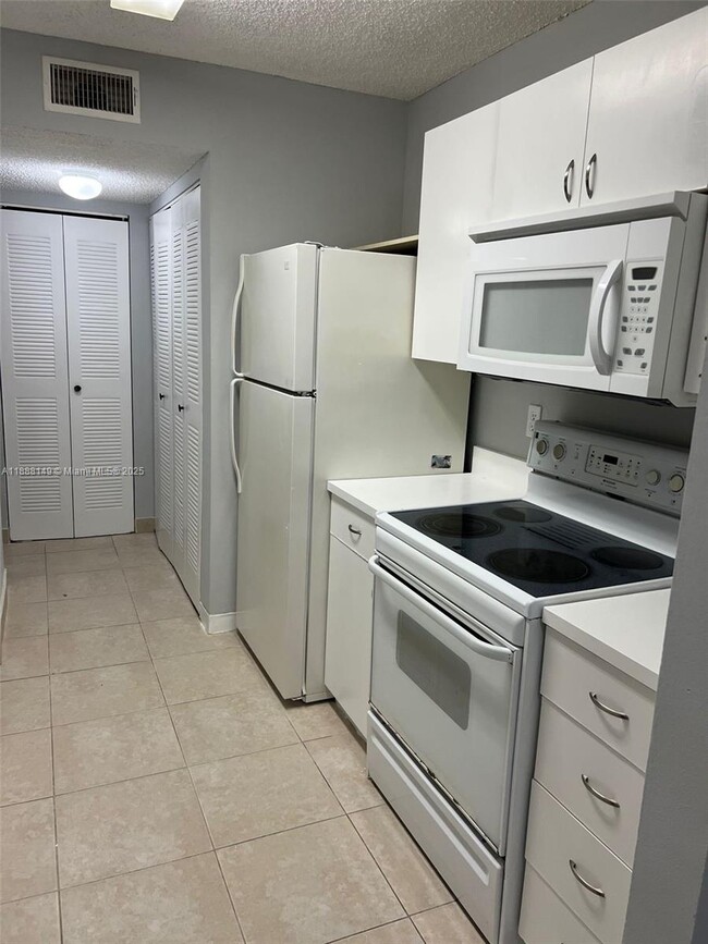 Primary Photo - 10521 SW 158th Ct