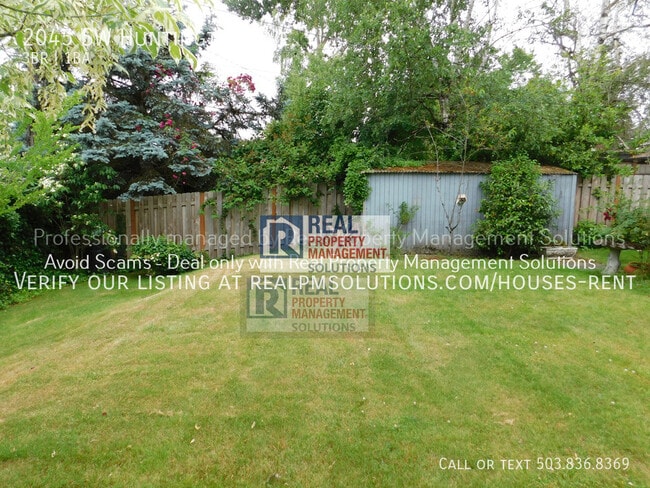 Building Photo - 2045 SW Huntington Ave