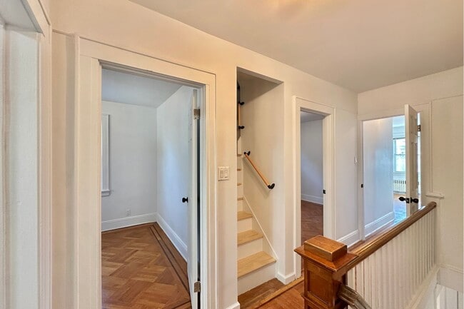 Building Photo - 71-51 Kessel St