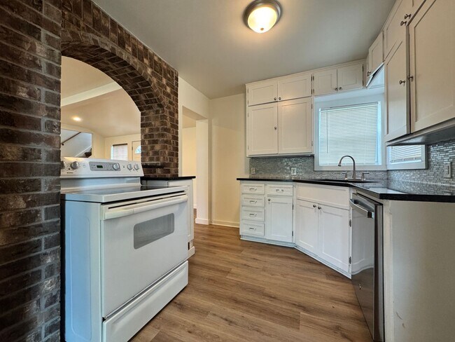 Building Photo - Remodeled Historic Home Near the Capitol, ...