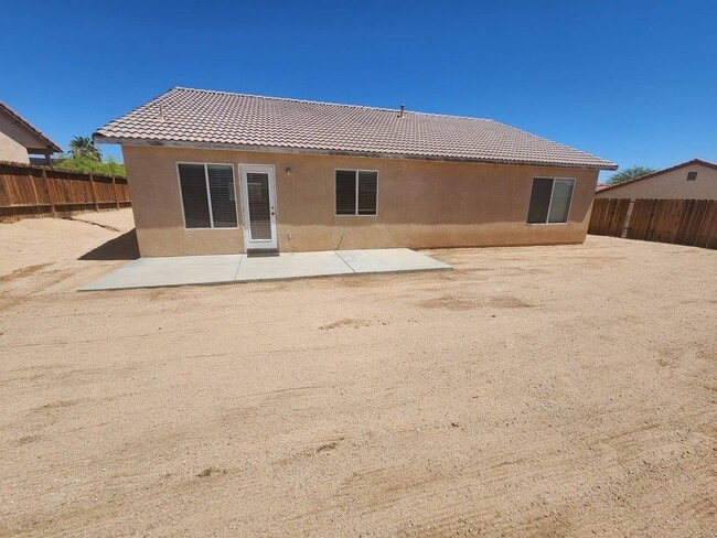 Building Photo - Beautiful Home in the Desert Vista Community