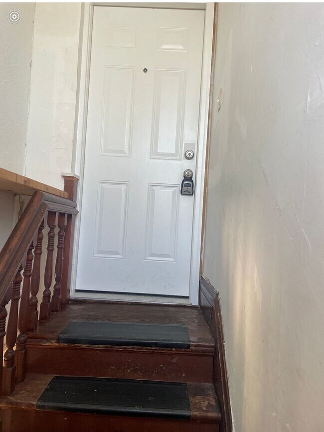 Building Photo - 10 1st Street