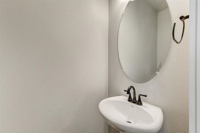 Building Photo - 3700 Florentine Dr