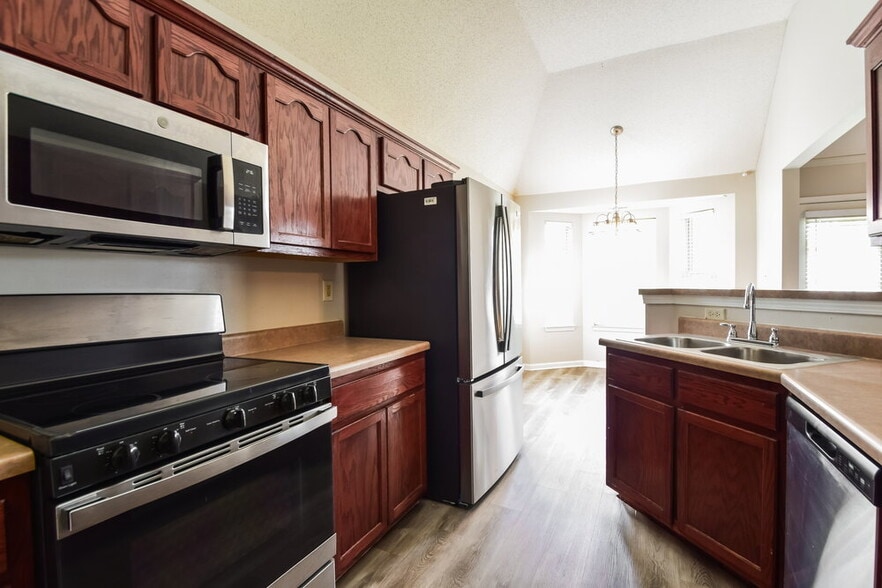 Building Photo - 4088 Carroll Dr