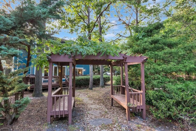 Building Photo - 209 Shady Knoll Ln