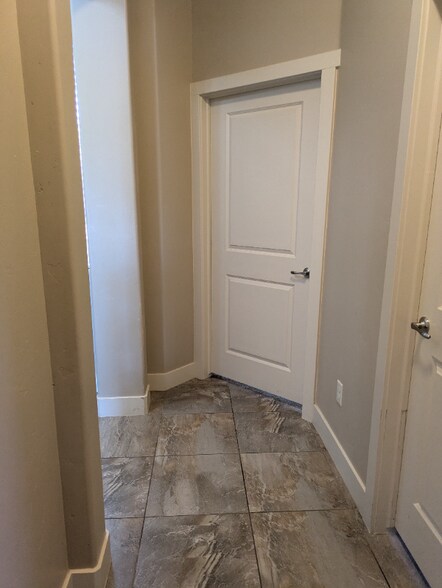 Building Photo - 2713 E 3800 S