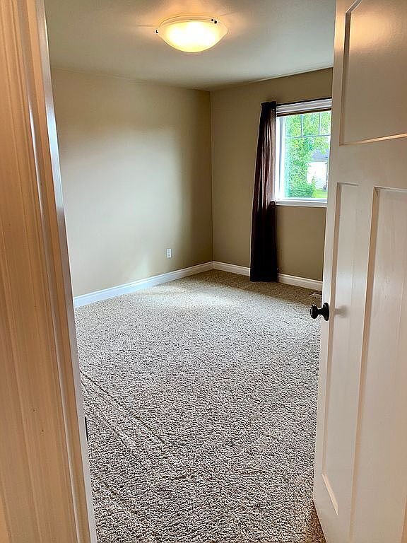 Building Photo - "Discover Your Dream Home: Spacious 4-Bedroom Sanctuary with 3 Full Baths in Beautiful Anchorage!"