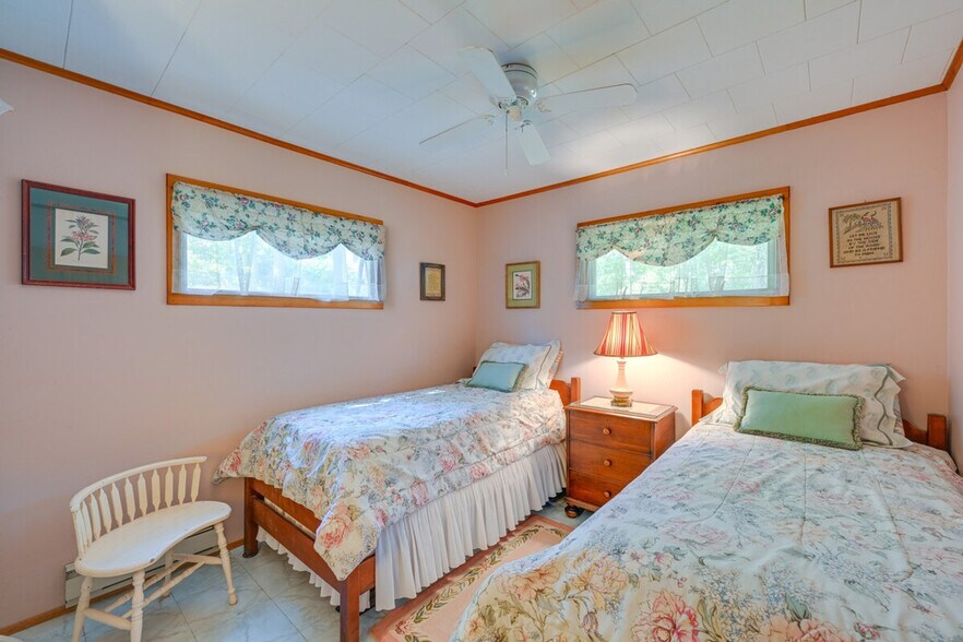 Building Photo - 1955 Haywaters Rd