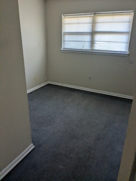 Building Photo - 1561 Repoll Rd