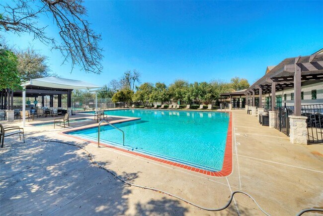 Building Photo - 601 Indian Run Dr