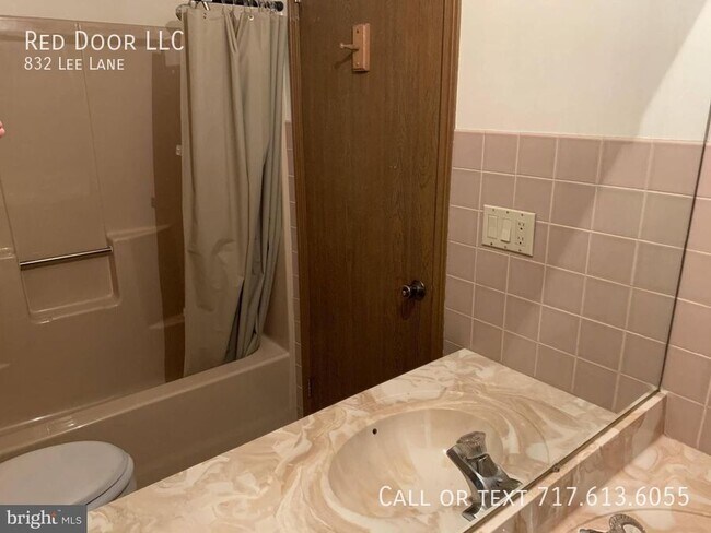 Building Photo - 832 Lee Ln