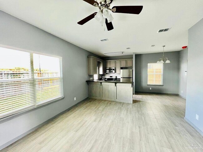 Building Photo - 14 Nassau St