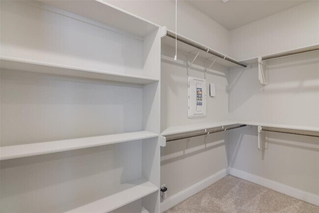Building Photo - 932 Ulster
