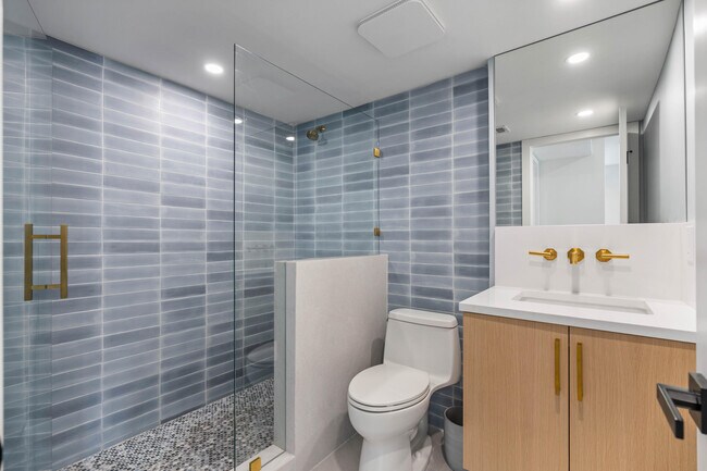 Building Photo - 10410 S Ocean Dr