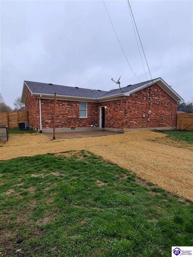 Building Photo - 1506 W Elm Rd