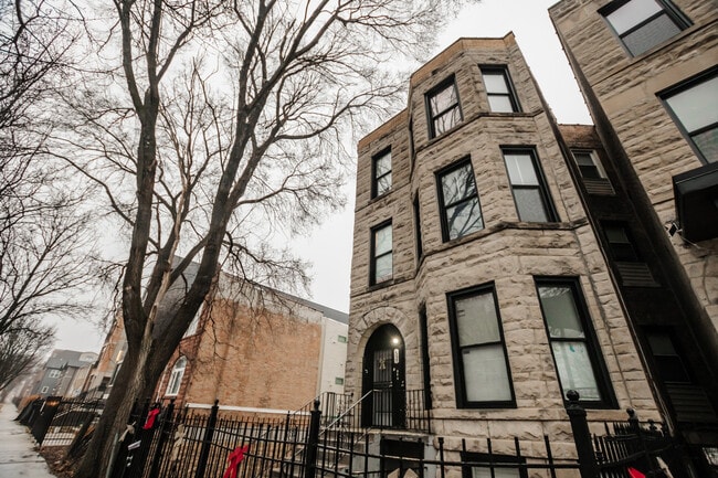 Building Photo - 4837 S St Lawrence Ave