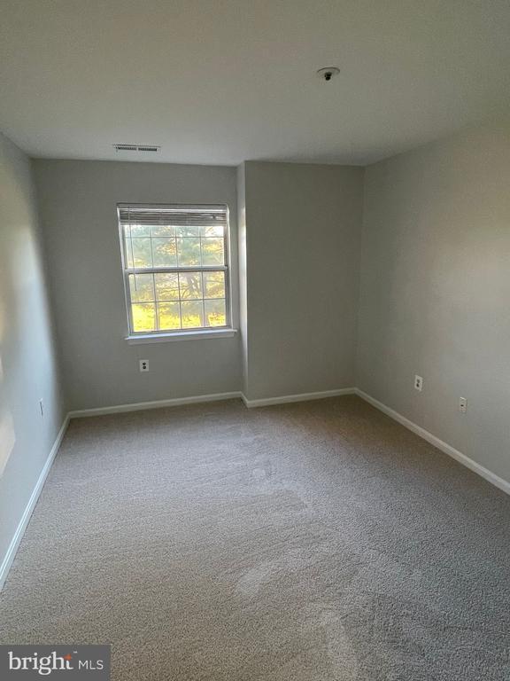 Building Photo - 8375 Montgomery Run Rd