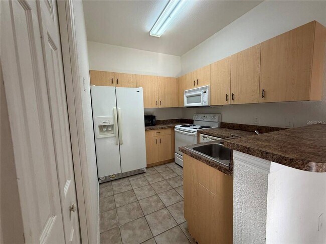 Building Photo - 353 Port Pleasant Dr