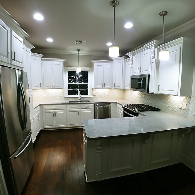 Building Photo - 104 Perfect Pl