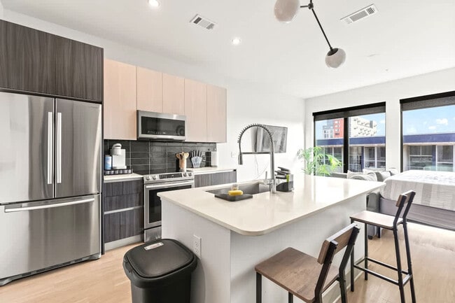 Building Photo - 1050 Howell Mill Rd NW