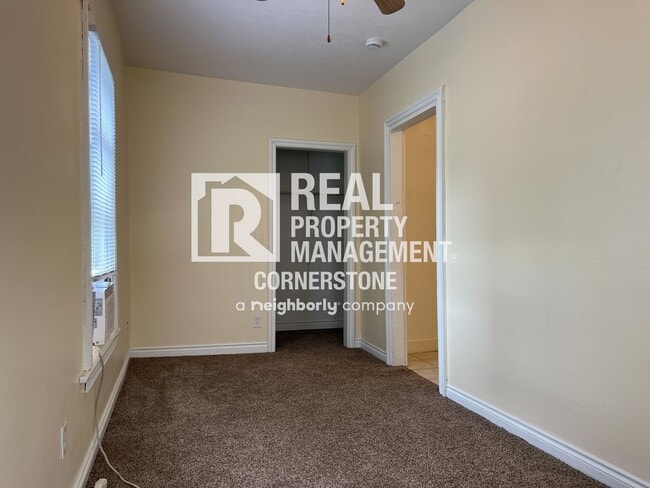 Building Photo - Charming 1BR Apartment in Historic Vine Neighborhood – Close to Downtown & Bronson