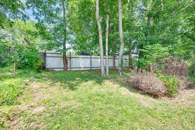 Building Photo - Beautiful 3BE/2.5BA by Invent Communities/...