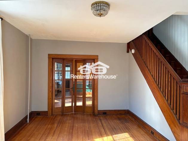 Building Photo - 400 Rossiter Ave