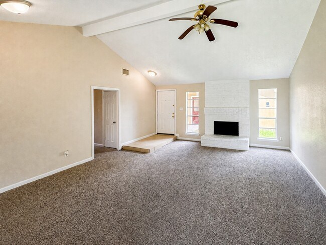 Building Photo - 8710 Parkway Forest Dr