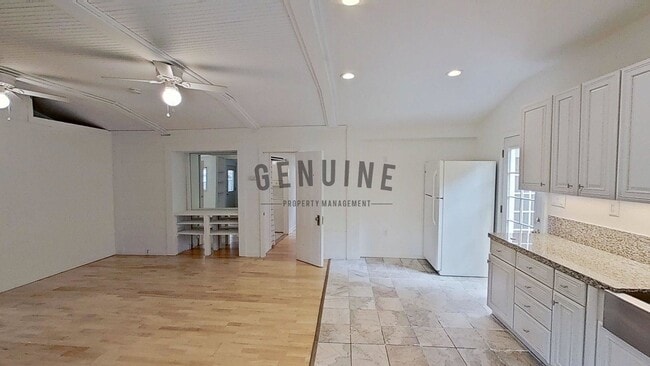 Building Photo - 14832 Kitterman Dr