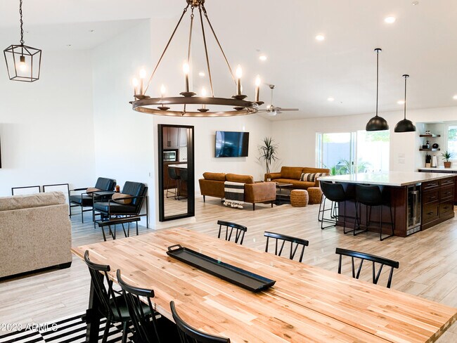 Building Photo - 9067 E Larkspur Dr