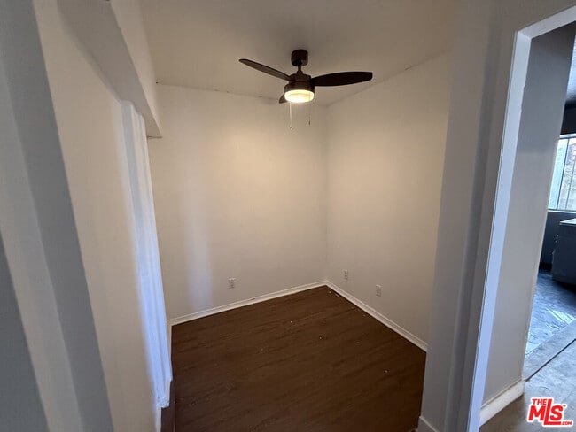 Building Photo - 1505 S Dunsmuir Ave